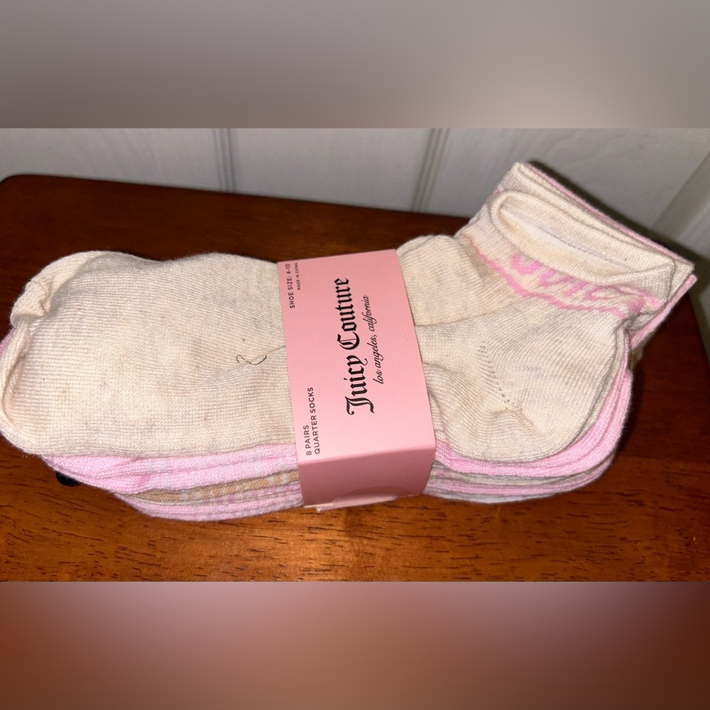 Brand New Juicy Couture 8Pair Socks size 4-10.